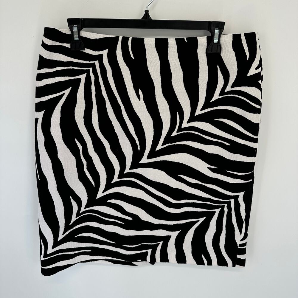 TALBOTS Black & White.Zebra Print Lined Pencil Skirt // 14 Petite